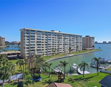 4650 Cove Circle - Photo Thumbnail 25