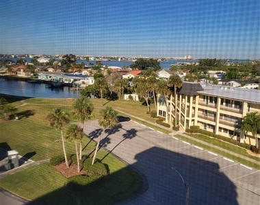 4650 Cove Circle - Photo Thumbnail 6