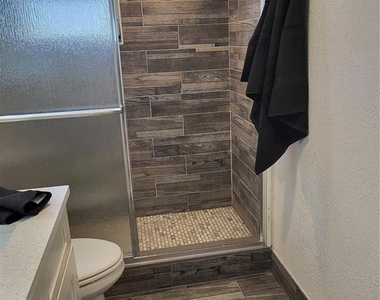 4650 Cove Circle - Photo Thumbnail 14