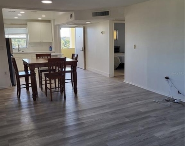 4650 Cove Circle - Photo Thumbnail 3