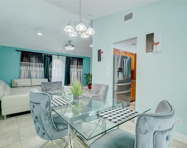 238 Sw Grove Avenue - Photo Thumbnail 9