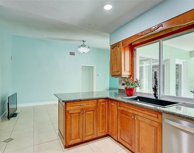 238 Sw Grove Avenue - Photo Thumbnail 14