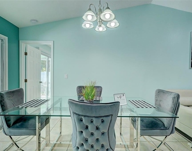 238 Sw Grove Avenue - Photo Thumbnail 8