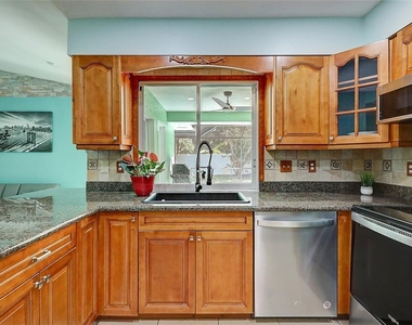 238 Sw Grove Avenue - Photo Thumbnail 11