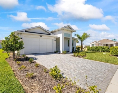 16397 Preservation Boulevard - Photo Thumbnail 3