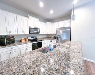 7348 Nw 47th Way - Photo Thumbnail 6