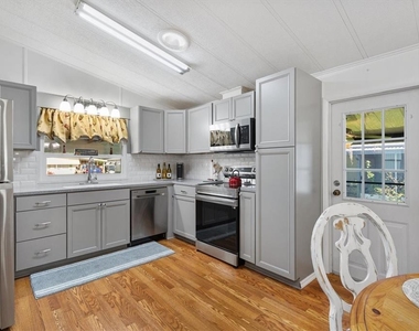 732 Royal Palm Avenue - Photo Thumbnail 2