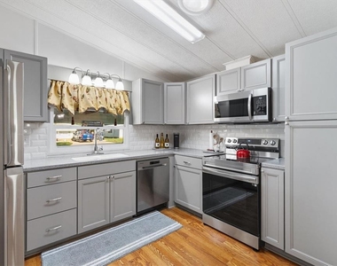 732 Royal Palm Avenue - Photo Thumbnail 3