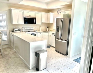 8369 Wingate Drive - Photo Thumbnail 2