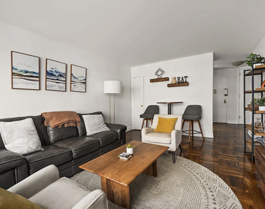 245 East 24th Street, Unit 9d - Photo Thumbnail 1