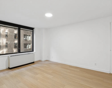150 East 57th Street, Unit 2a - Photo Thumbnail 3