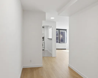 150 East 57th Street, Unit 2a - Photo Thumbnail 2