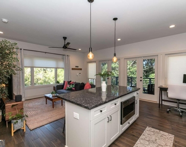 1084 Sanders Avenue Se - Photo Thumbnail 14