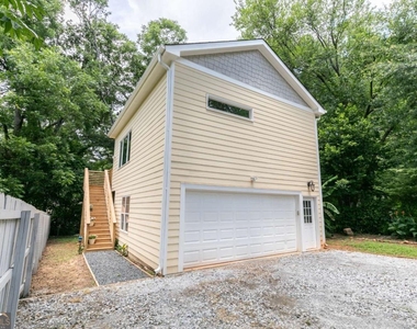 1084 Sanders Avenue Se - Photo Thumbnail 1
