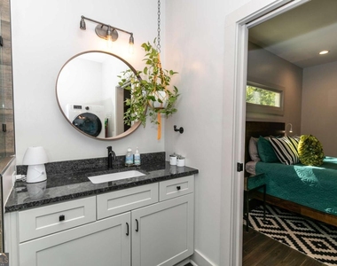1084 Sanders Avenue Se - Photo Thumbnail 24