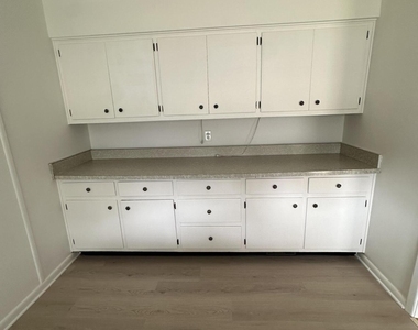 172 Larchwood Avenue - Photo Thumbnail 10