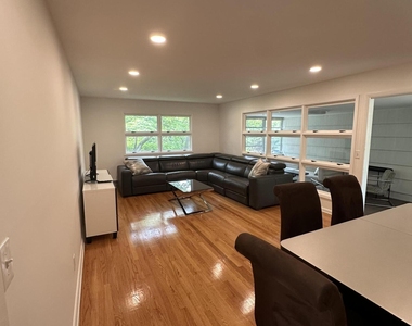 172 Larchwood Avenue - Photo Thumbnail 5