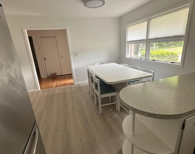 172 Larchwood Avenue - Photo Thumbnail 12