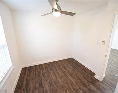 5404 Reiger Avenue - Photo Thumbnail 9