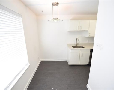 5404 Reiger Avenue - Photo Thumbnail 5
