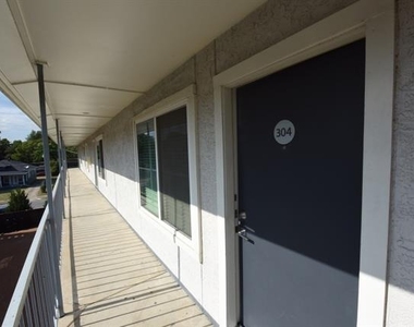 5404 Reiger Avenue - Photo Thumbnail 1