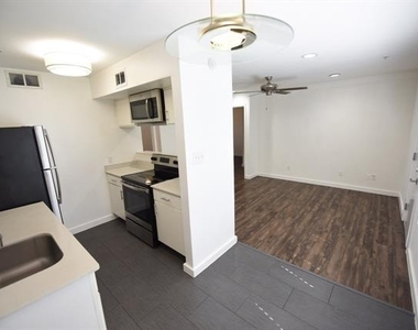 5404 Reiger Avenue - Photo Thumbnail 7