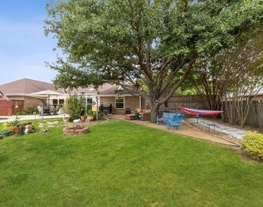 2407 N Carroll Avenue - Photo Thumbnail 31