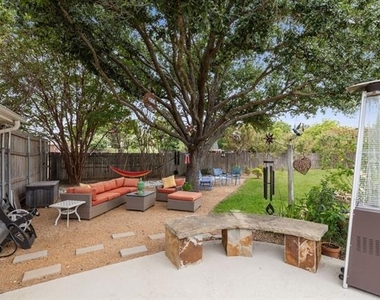 2407 N Carroll Avenue - Photo Thumbnail 29