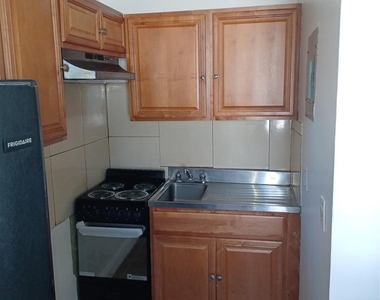 618 58th Street - Photo Thumbnail 3