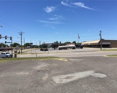 21001 Se 29th Street - Photo Thumbnail 1