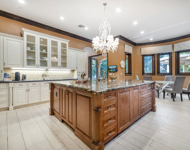 18607 Cassandra Street - Photo Thumbnail 4