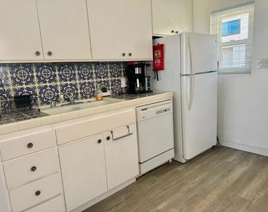 8151 Camino Del Oro - Photo Thumbnail 13