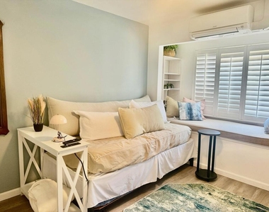 8151 Camino Del Oro - Photo Thumbnail 18