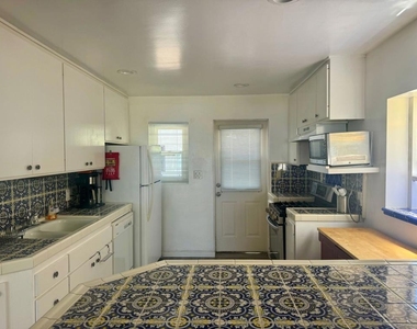 8151 Camino Del Oro - Photo Thumbnail 12