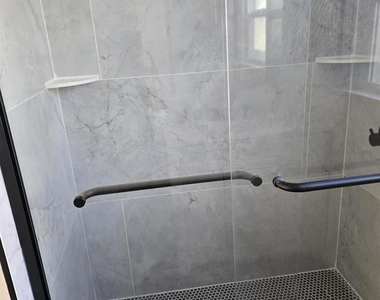 4527 Esther Street - Photo Thumbnail 4
