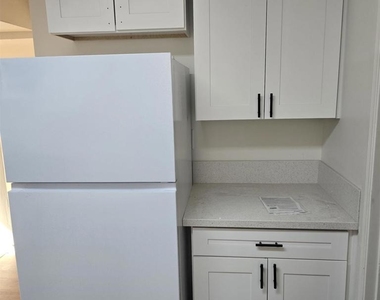 4527 Esther Street - Photo Thumbnail 12