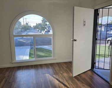 4527 Esther Street - Photo Thumbnail 1