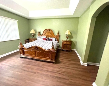 10454 Galleria Street - Photo Thumbnail 12