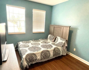 10454 Galleria Street - Photo Thumbnail 15
