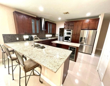 10454 Galleria Street - Photo Thumbnail 10