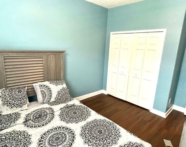 10454 Galleria Street - Photo Thumbnail 16