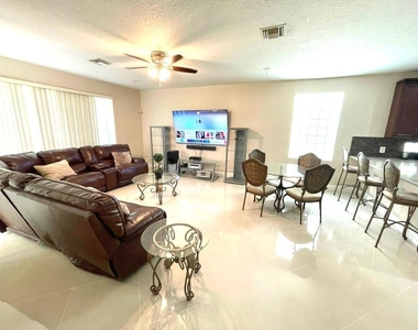 10454 Galleria Street - Photo Thumbnail 7