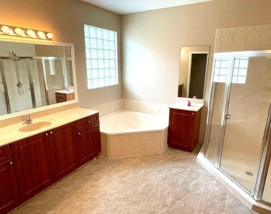 10454 Galleria Street - Photo Thumbnail 13