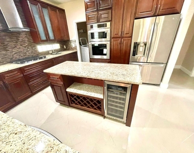 10454 Galleria Street - Photo Thumbnail 9