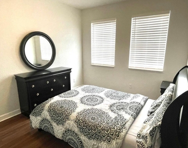 10454 Galleria Street - Photo Thumbnail 17