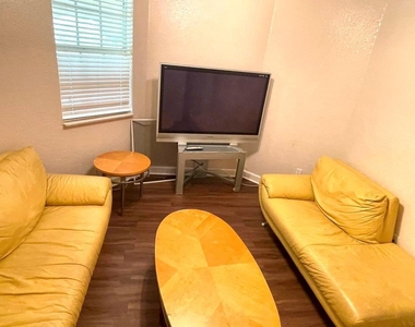 10454 Galleria Street - Photo Thumbnail 14