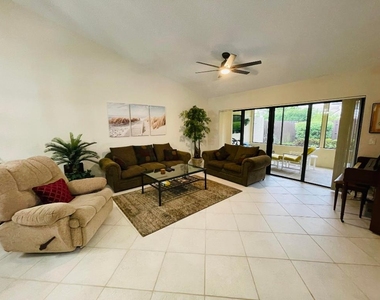 354 Sw 28th Avenue - Photo Thumbnail 1