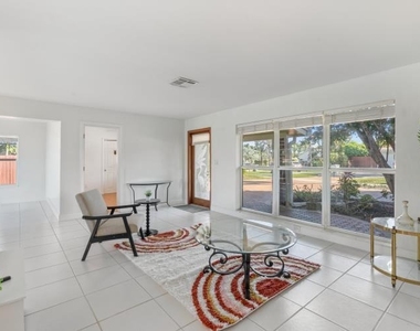 1001 Se 5 Avenue - Photo Thumbnail 24