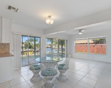 1001 Se 5 Avenue - Photo Thumbnail 3