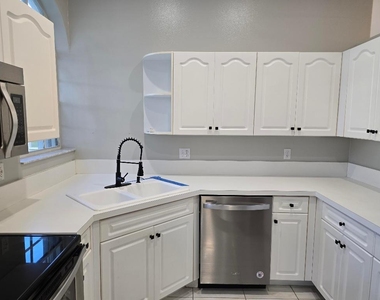 6179 Bear Creek Court - Photo Thumbnail 2
